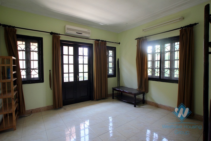 04 bedroom house with cheap price available for rent in Tay Ho district, Hanoi